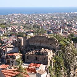 https://www.radiovenere.net:443/UserFiles/Articoli/comuni/Gioiosa Ionica, castello medievale